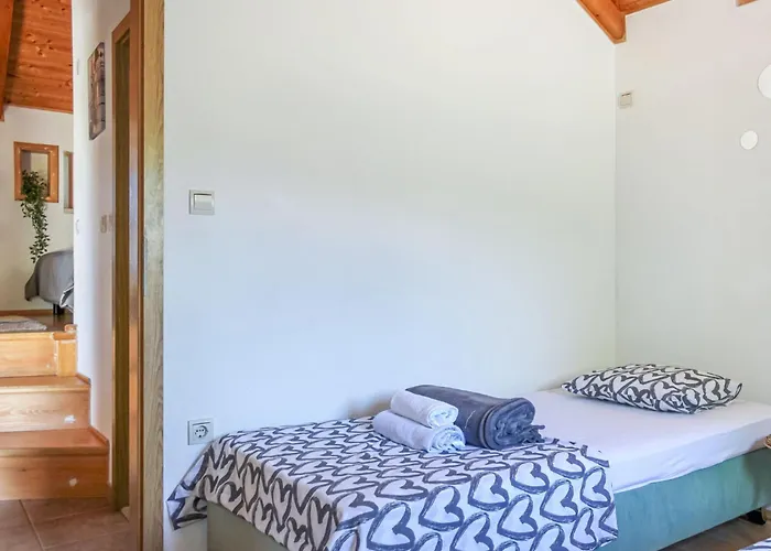 Dubrove By Interhome Pražnice