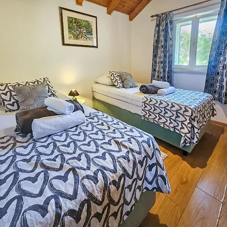 Dubrove By Interhome Tatil Evi *