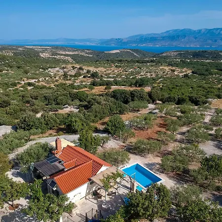 Dubrove By Interhome Pražnice